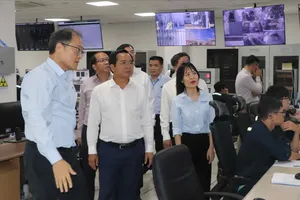 Đoàn công tác tham quan cảng chuyên dụng xuất nhập LPG.