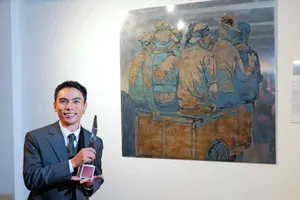 Họa sĩ Cao Văn Thục thắng giải cao nhất của cuộc thi UOB POY năm 2025 tại Việt Nam