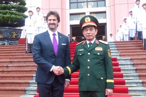 Đại tướng Phan Văn Giang hội đàm với Phó Thủ tướng, Bộ trưởng Bộ Quốc phòng Slovakia