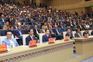 Lãnh đạo TP Hải Phòng gặp gỡ, đối thoại với cán bộ, viên chức ngành giáo dục