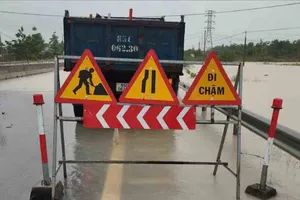 Còn nhiều điểm ách tắc trên các tuyến quốc lộ qua khu vực Nam Trung bộ