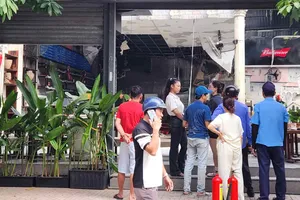 Cháy quán cà phê, hàng chục người tháo chạy