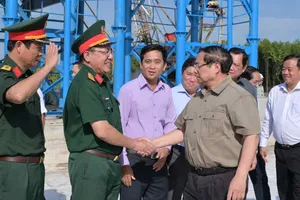 Thủ tướng Phạm Minh Chính kiểm tra tiến độ các dự án hạ tầng chiến lược tại Cà Mau