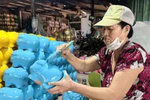 Vào mùa rực rỡ sắc xuân heo đất