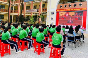 Cán bộ, đảng viên, người dân TPHCM hướng về Đại hội XIV của Đảng