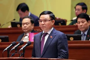 Đồng chí Lê Mạnh Hùng, Quyền Bộ trưởng Bộ Công thương trình bày tham luận tại đại hội. Ảnh: VIẾT CHUNG