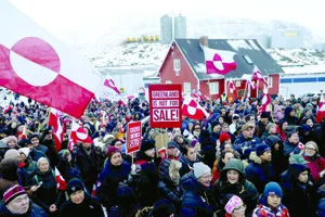 Người dân tuần hành trước Lãnh sự quán Mỹ tại Greenland phản đối ý định sáp nhập Greenland (ẢNH: Getty Images)