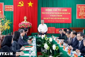 Tổng Bí thư Tô Lâm, Bí thư Quân ủy Trung ương, chúc tết cán bộ, chiến sĩ Đồn Biên phòng EA H'Leo, tỉnh Đắk Lắk. Ảnh: TTXVN