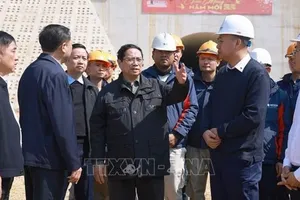 Thủ tướng Phạm Minh Chính kiểm tra tiến độ dự án đường cao tốc Đồng Đăng (Lạng Sơn) - Trà Lĩnh (Cao Bằng). Ảnh: TTXVN