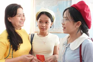 Tiền lì xì của ai...