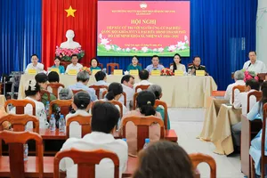 Những người ứng cử tiếp xúc cử tri tại xã Long Sơn