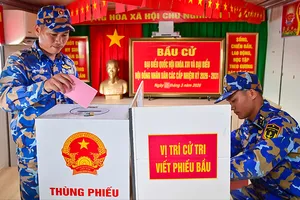 Hoàn thành bầu cử sớm trên biển khu vực phía Nam