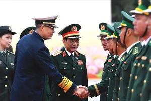 Đại tướng Phan Văn Giang và Thượng tướng Đổng Quân thăm Đồn Biên phòng Trà Cổ