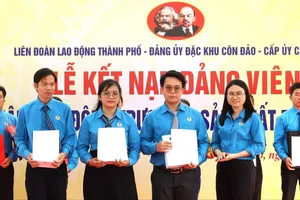 Phối hợp hoàn thành chỉ tiêu phát triển đảng viên mới