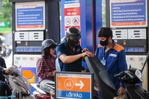 Giá dầu trong nước tiếp tục giảm mạnh