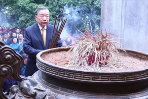 Tổng Bí thư, Chủ tịch nước Tô Lâm dâng hương tưởng niệm các Vua Hùng