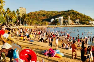 Ngày đầu kỳ nghỉ lễ 30-4, hơn 70.000 lượt khách đến Vũng Tàu