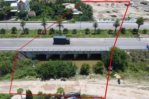 Cửa tiêu thoát lũ khu vực 3, khu vực 5 (phường Quy Nhơn Đông, tỉnh Gia Lai) bị san lấp, bít kín