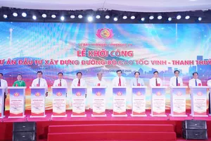 Lãnh đạo Trung ương và tỉnh Nghệ An thực hiện nghi thức khởi công dự án