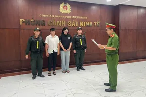 Khởi tố vợ chồng chủ cửa hàng thời trang bán sản phẩm giả mạo thương hiệu