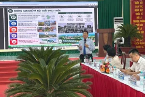 Chuyên gia trình bày tham luận tại Hội thảo định hướng phát triển xã Củ Chi trong cấu trúc không gian TPHCM đến năm 2040, tầm nhìn đến năm 2060. Ảnh: THANH HIỀN