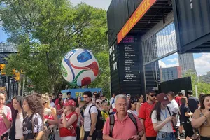 Khu Fan Fest luôn sôi động tại thành phố Toronto, Cannada (ẢNH: NVCC)