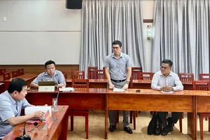 Buổi họp gỡ vướng cấp sổ hồng của Tổ công tác 1645. Ảnh: THANH HIỀN