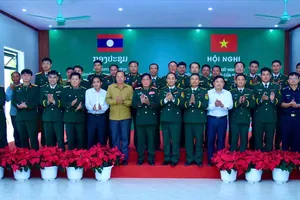 Tiết mục văn nghệ chào mừng hội nghị sơ kết kết nghĩa giữa hai đơn vị
