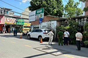 Điều tra vụ tài xế tử vong trong ô tô đậu bên đường