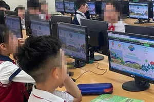 Hà Nội tăng cường ứng dụng AI, xây dựng kho ứng dụng sạch để bảo vệ trẻ em trên môi trường mạng. Ảnh: SAO VIỆT