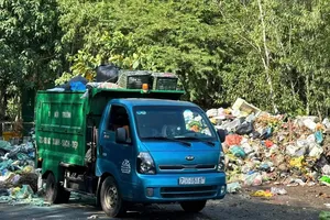 Trạm trung chuyển rác tại hẻm 413 Trần Phú, phường Vũng Tàu, TPHCM. Ảnh: QUANG VŨ