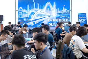 Nhiều kỹ sư trẻ tham gia cuộc thi Vietnam AI Innovation Challenge 2026 (ẢNH: HÀ NGUYỄN)