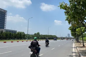 Hà Nội xuất hiện đợt nắng nóng mới từ chiều 8-8 và có thể kéo dài nhiều ngày. Ảnh: PHÚC HẬU