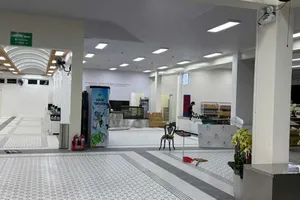 Trạm dừng nghỉ trên đường cao tốc Phan Thiết - Vĩnh Hảo đang hoàn thiện. Ảnh: HỒNG ANH
