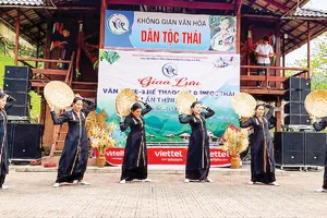 Không gian văn hóa dân tộc Thái trong khuôn khổ chương trình Tết Độc lập tại xã Than Uyên, tỉnh Lai Châu (ẢNH: UÔNG NGỌC)