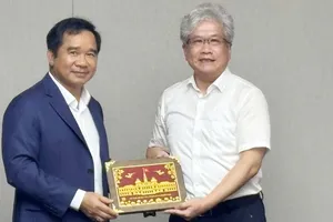 Chủ tịch UBND TPHCM Nguyễn Văn Được khảo sát khu mới Lâm Cảng tại Thượng Hải, Trung Quốc