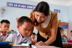 Nâng bước học sinh nghèo trên quê hương cụ Huỳnh Thúc Kháng