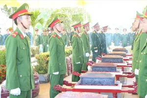 An táng 30 hài cốt liệt sĩ tại Nghĩa trang liệt sĩ Quảng Trị
