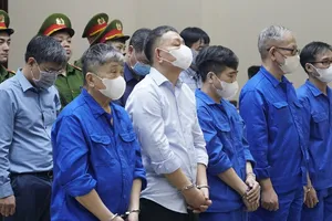 Các bị cáo tại phiên tòa sáng 25-9