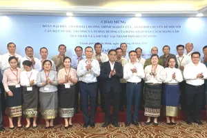 Quang cảnh buổi làm việc. Ảnh: XUÂN HẠNH