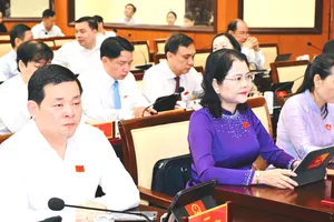 Di dời nhà ven kênh rạch phải gắn với bảo đảm sinh kế người dân