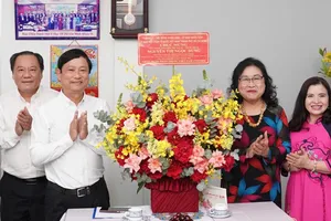 Lãnh đạo TPHCM thăm, tri ân các chuyên gia y tế đầu ngành 