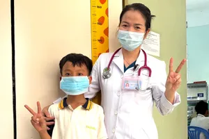 Cứu sống bé trai ở TPHCM mắc bệnh não mô cầu