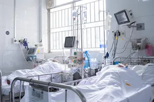 Vụ cháy tại TPHCM: Bác sĩ Chợ Rẫy đang nỗ lực cứu 5 nạn nhân 