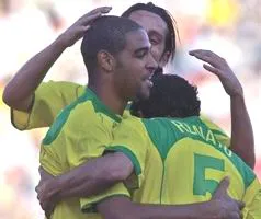 Parreira và Bielsa đều tin vào chiến thắng