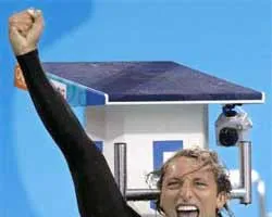 “Ngư lôi”  đánh bại “kình ngư”