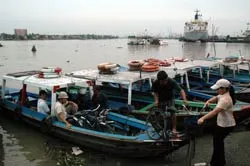 Người lái đò bơ vơ