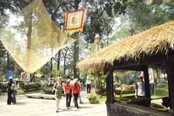 Nên có một trung tâm lễ hội