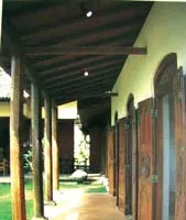 Nhà thở nhờ cửa