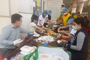Hơn 90.000 bữa cơm yêu thương giúp người nghèo vượt qua dịch Covid-19